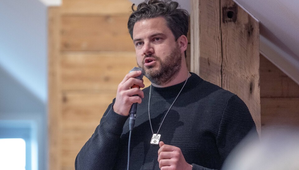 Henrik Beckheim er norsk fotograf, forfatter, podcaster, og jøde. Torsdag 10. april holdt han foredrag for Med Israel for fred (MIFF) i Bjørnafjorden.
