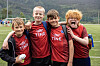 Tine fotballskule i Eikelandsfjorden IL.
Treneren sa at de var ok å ta bilde av, og guttene sa selv at det gikk greit for foreldrene deres.