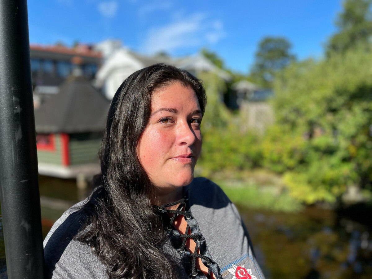 BDSM porno yulduzi videolari